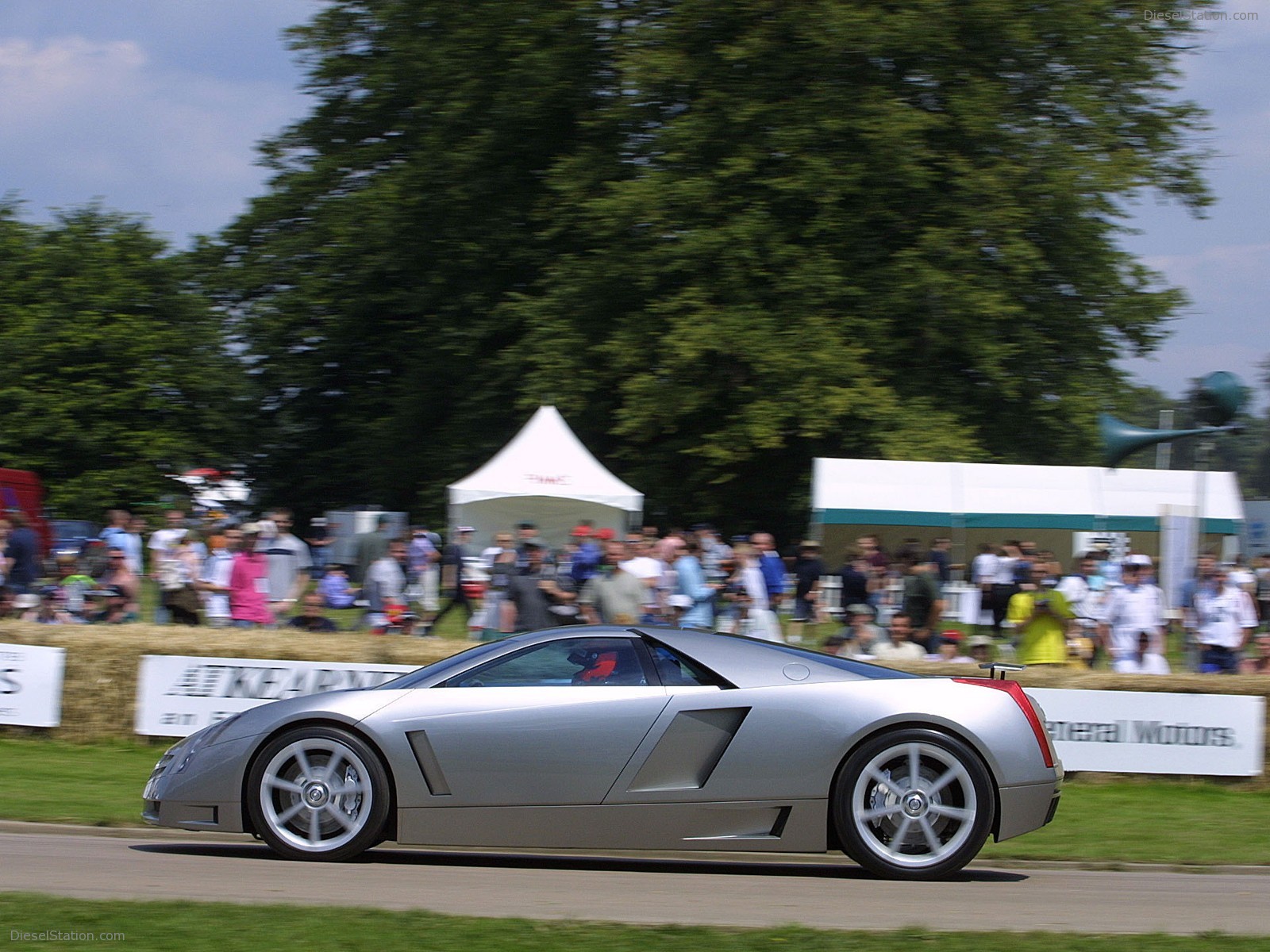 Cadillac Cien Concept